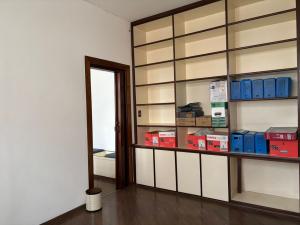 Comercial próximo ao metro mobiliado